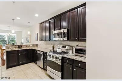 9 Station Sq, Union Township, NJ 07083 - Photo 15