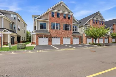 9 Station Sq, Union Township, NJ 07083 - Photo 3