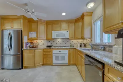 230 Pinelynn Rd, Glen Rock, NJ 07452 - Photo 9