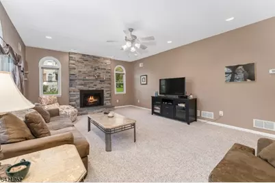 42 Southgate Dr, Clinton Township, NJ 08801 - Photo 23
