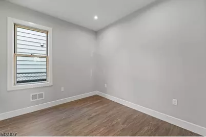 59 Locust Ave #2R, Wallington, NJ 07057 - Photo 5