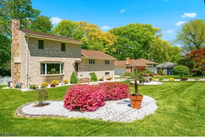 262 Timber Dr, Berkeley Heights Township, NJ 07922 - Photo 3