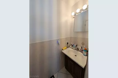 15-19 Tichenor Ln #406, Newark, NJ 07114 - Photo 17