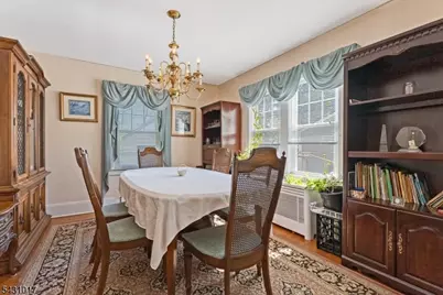 28 Berkeley Pl, Livingston, NJ 07039 - Photo 9