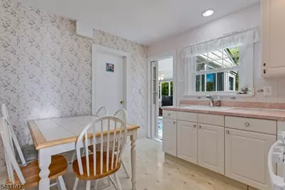 28 Berkeley Pl, Livingston, NJ 07039 - Photo 11