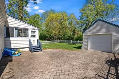 28 Berkeley Pl, Livingston, NJ 07039 - Photo 21