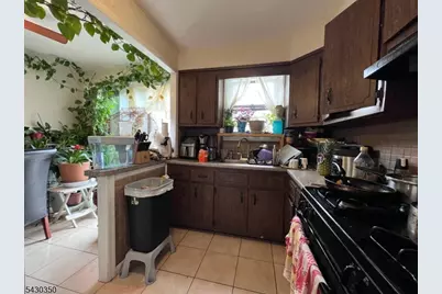 301 W Elm St, Linden, NJ 07036 - Photo 7