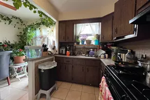 301 W Elm St, Linden, NJ 07036 - Photo 7