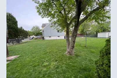 301 W Elm St, Linden, NJ 07036 - Photo 15