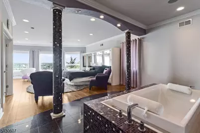 47 Mountainwood Ct, Totowa, NJ 07512 - Photo 21