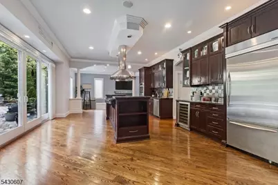 47 Mountainwood Ct, Totowa, NJ 07512 - Photo 11