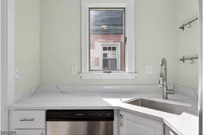19 Sylvan Pl #2, Montclair, NJ 07042 - Photo 7