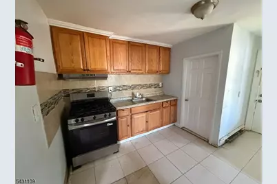325 Stebbins Pl #2, Plainfield, NJ 07063 - Photo 3