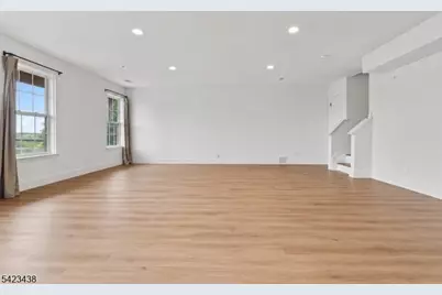 131 Mountainside Dr, Pompton Lakes, NJ 07442 - Photo 37