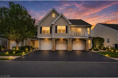 131 Mountainside Dr, Pompton Lakes, NJ 07442 - Photo 1