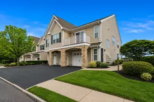 131 Mountainside Dr, Pompton Lakes, NJ 07442 - Photo 3