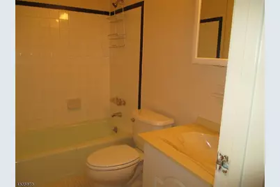 181  K-1 Long Hill Rd #K-1, Little Falls Township, NJ 07424 - Photo 9
