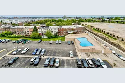 1225 Kennedy Blvd #7D, Bayonne, NJ 07002 - Photo 9