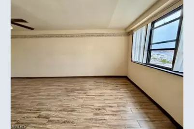 1225 Kennedy Blvd #7D, Bayonne, NJ 07002 - Photo 3
