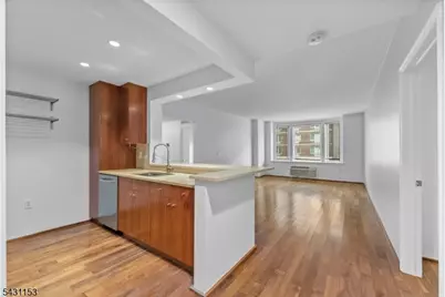 3103 City Pl, Edgewater, NJ 07020 - Photo 7
