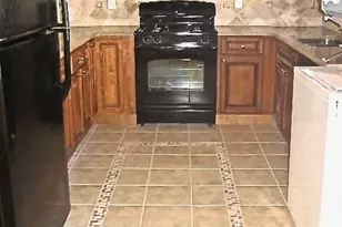 4 Hamilton Ave, Lodi, NJ 07644 - Photo 11