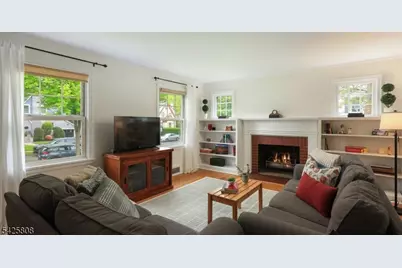 9 Hawthorne St, Cranford Township, NJ 07016 - Photo 9