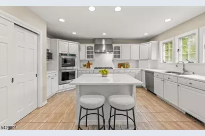33 Exeter Rd, Millburn, NJ 07078 - Photo 9