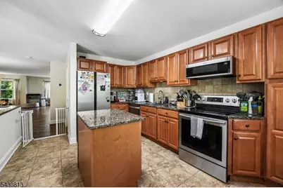 366 Pond Rd, Bridgewater, NJ 08807 - Photo 15