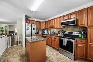 366 Pond Rd, Bridgewater, NJ 08807 - Photo 15