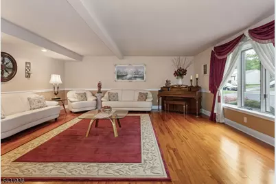 16 Barbara Way, Wayne, NJ 07470 - Photo 5