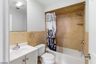 7 Harbor Front Ct Unit, Elizabeth, NJ 07206 - Photo 25