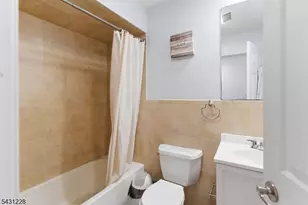 7 Harbor Front Ct Unit, Elizabeth, NJ 07206 - Photo 23