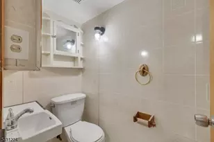 304 N Park Ave, Linden, NJ 07036 - Photo 11