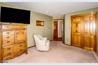 26 W Cliff Rd, Woodbridge Township, NJ 07067 - Photo 19