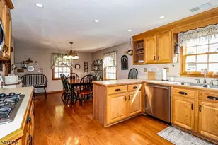 26 W Cliff Rd, Woodbridge Township, NJ 07067 - Photo 11