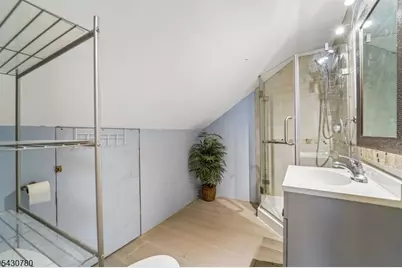 1030 Jassamine Way, Fort Lee, NJ 07024 - Photo 25