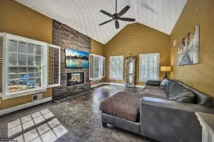 332 Lake Wallkill Rd, Vernon, NJ 07461 - Photo 9
