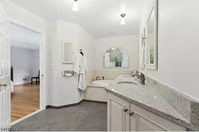 260 Lorraine Dr, Berkeley Heights Township, NJ 07922 - Photo 21