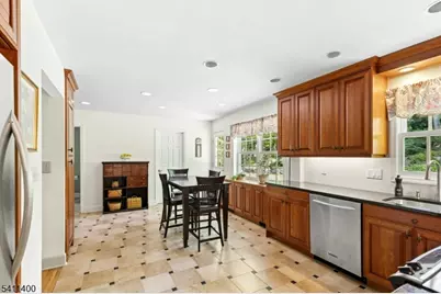 260 Lorraine Dr, Berkeley Heights Township, NJ 07922 - Photo 15