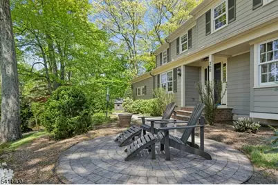 260 Lorraine Dr, Berkeley Heights Township, NJ 07922 - Photo 5