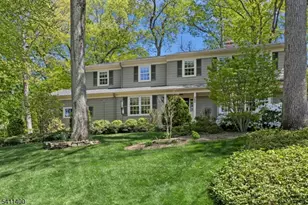 260 Lorraine Dr, Berkeley Heights Township, NJ 07922 - Photo 3