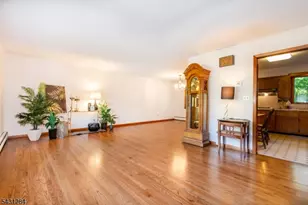 25 Robbins Ave, Berkeley Heights Township, NJ 07922 - Photo 5