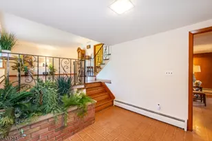 25 Robbins Ave, Berkeley Heights Township, NJ 07922 - Photo 3