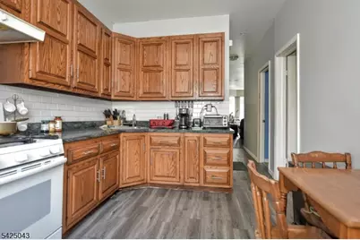557 Hudson Ave, Weehawken, NJ 07086 - Photo 15