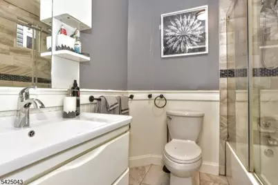 557 Hudson Ave, Weehawken, NJ 07086 - Photo 11