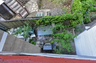 557 Hudson Ave, Weehawken, NJ 07086 - Photo 35