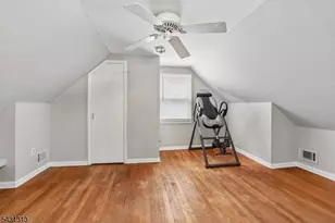 8 Parkway Pl, Sayreville Boro, NJ 08859 - Photo 17