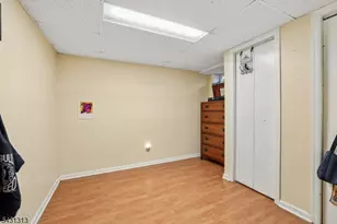 8 Parkway Pl, Sayreville Boro, NJ 08859 - Photo 21