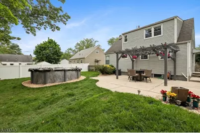8 Parkway Pl, Sayreville Boro, NJ 08859 - Photo 25