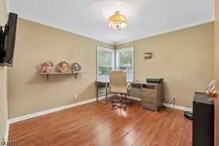 8 Parkway Pl, Sayreville Boro, NJ 08859 - Photo 11